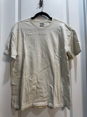 Vans Beige Tee Medium short sleeve Crew Neck Off The Wall Armpit To Armpit 21”